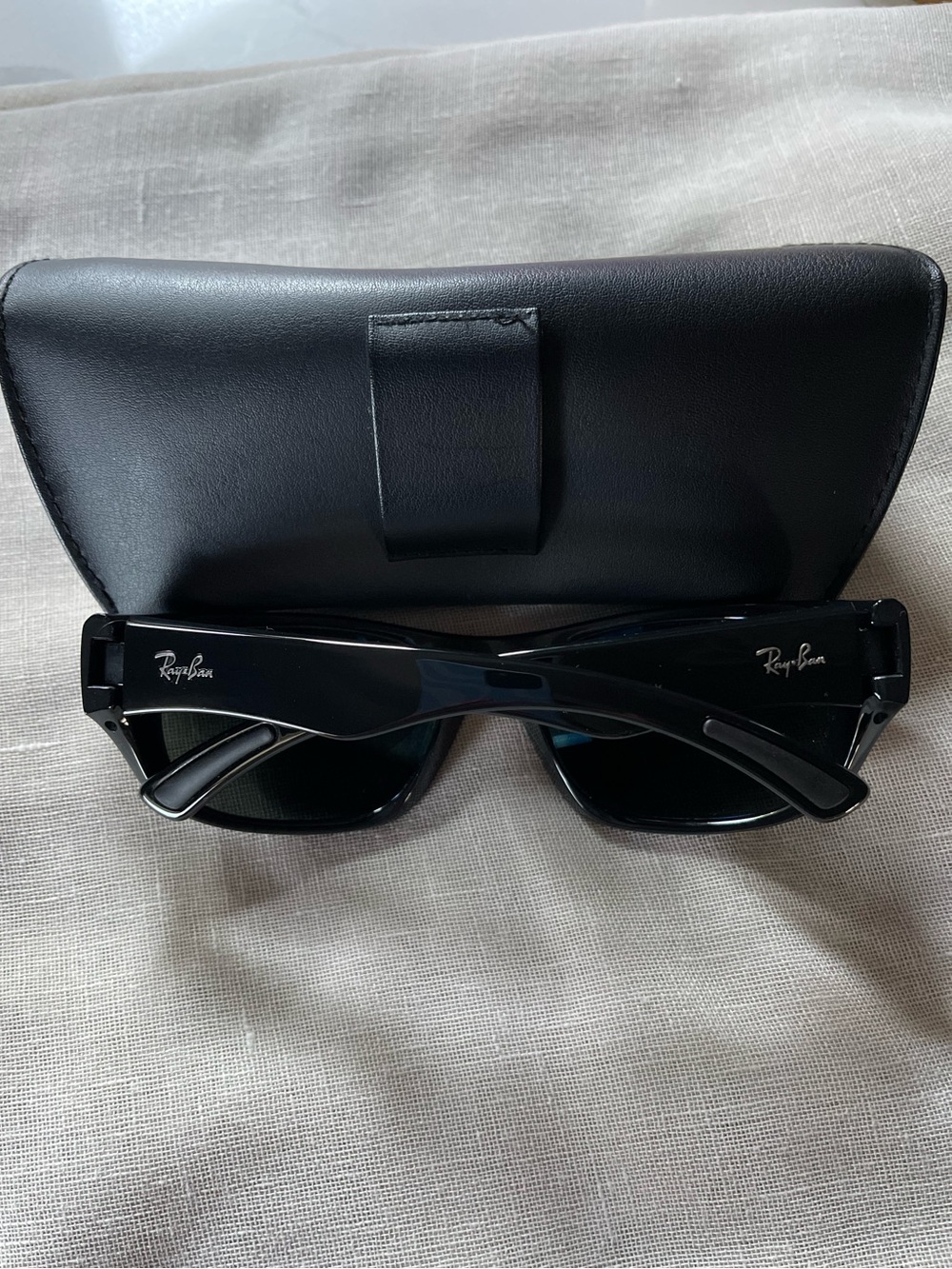 Ray-Ban Black Frame Polarized Sunglasses - Picture 3 of 6